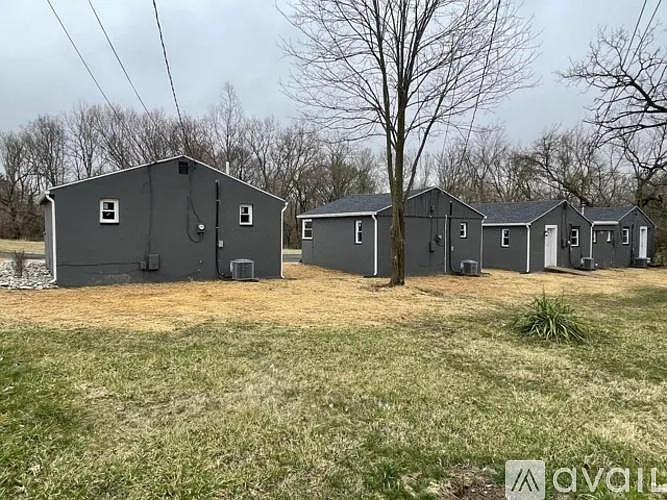 1121 E Main St — Photo 10