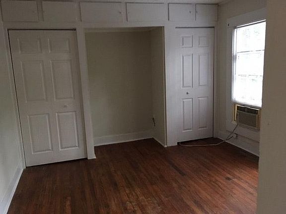 2nd image of 109 Caldwell St