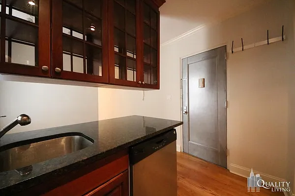 Rented by (Legacy) NY Quality Living Uptown | media 23