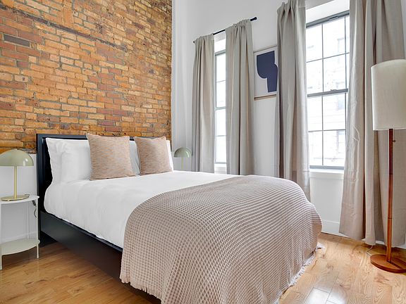 5th image of 72 Willoughby St APT 4E