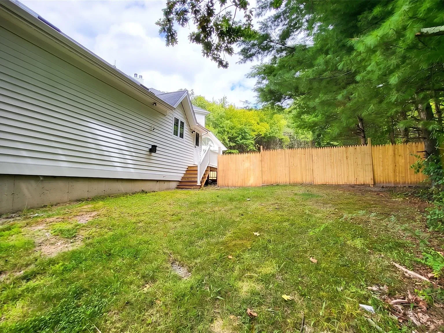 2 bed, 1.0 bath, 4464 sqft, $2,250 — Photo 4