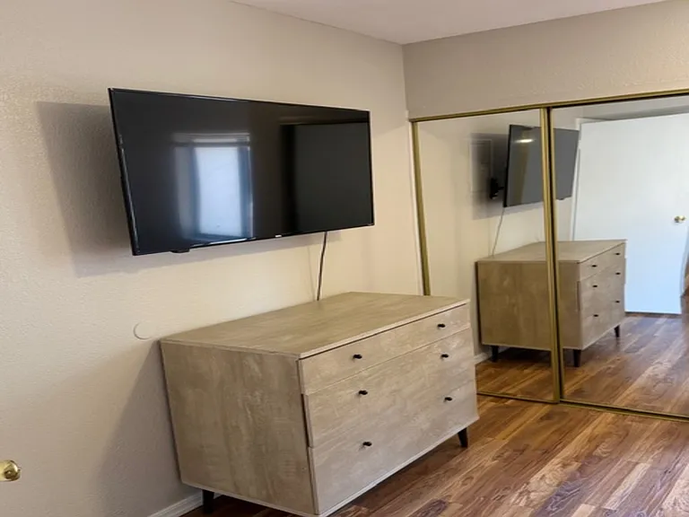 1033 W Laguna Dr — Photo 12
