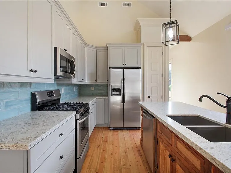 1827 Lapeyrouse St — Photo 5