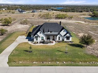 613 Dickens Dr, Aledo, TX 76008