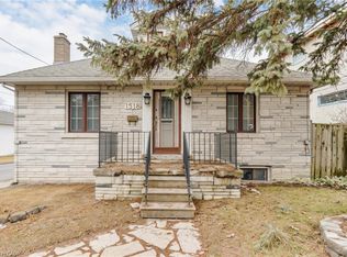 1518 Cawthra Rd, Mississauga, ON L5G 4L2