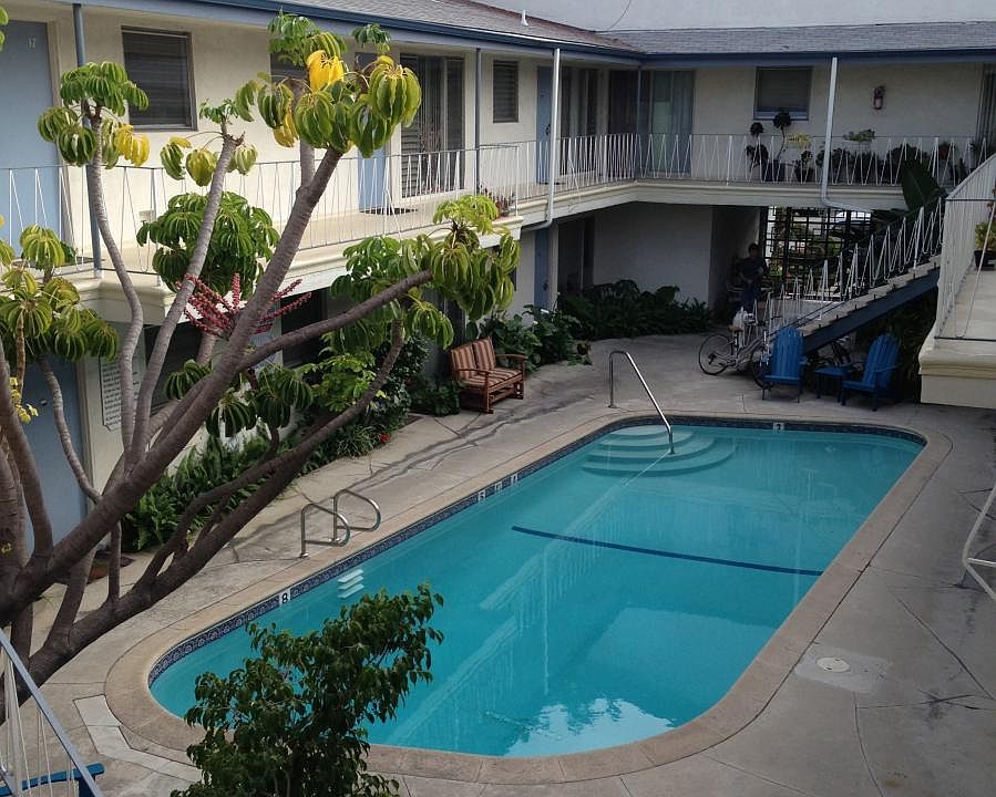 1st image of 3322 Mentone Ave