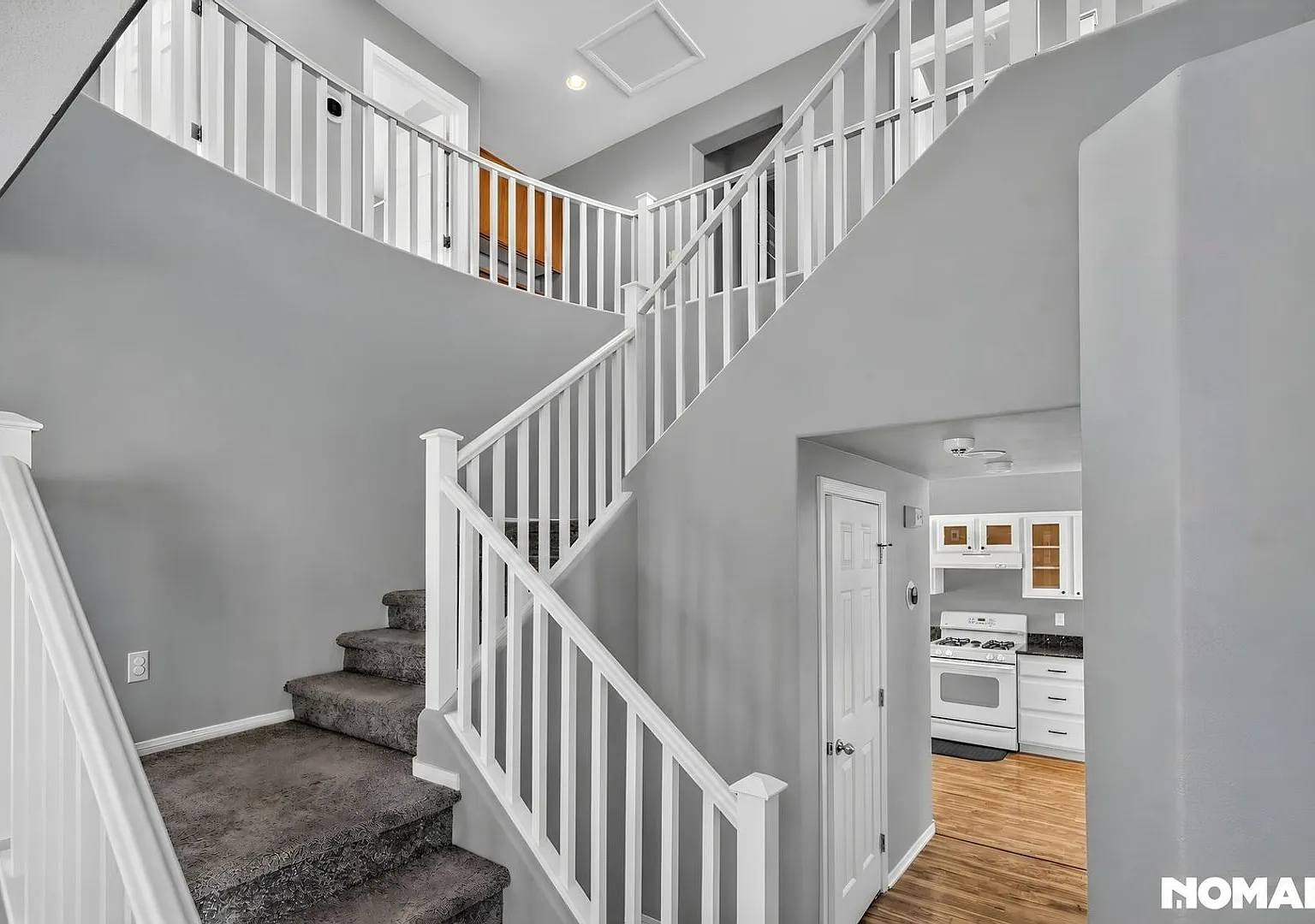 Charming 4BR House in Las Vegas — Photo 3