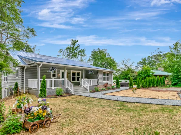 197 Rock Ledge Ln, Sugar Mountain, NC 28604