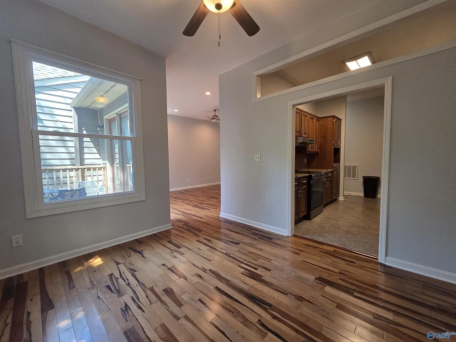 2 bed, 2.5 bath, 1561 sqft, $1,700 — Photo 4
