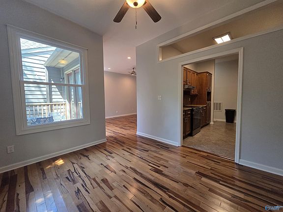 4th image of 211 Knollridge Cir NE #211