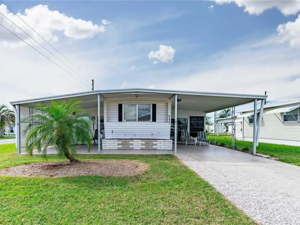5227 Vera St, Zephyrhills, FL 33542