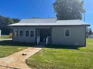 312 N Franklin St, Mentone, IN