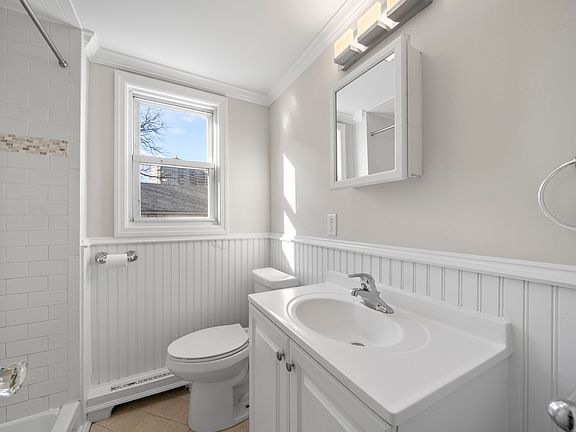 2nd image of 2130 Mackay Ave Floor 2