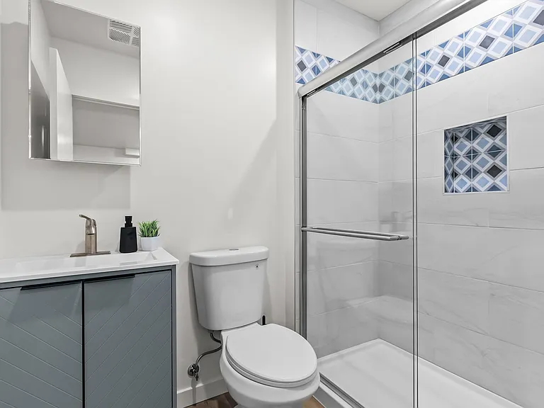 838 Hilgard Ave — Photo 27