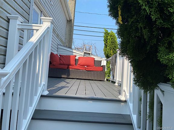 4th image of 100 Clubhouse Road