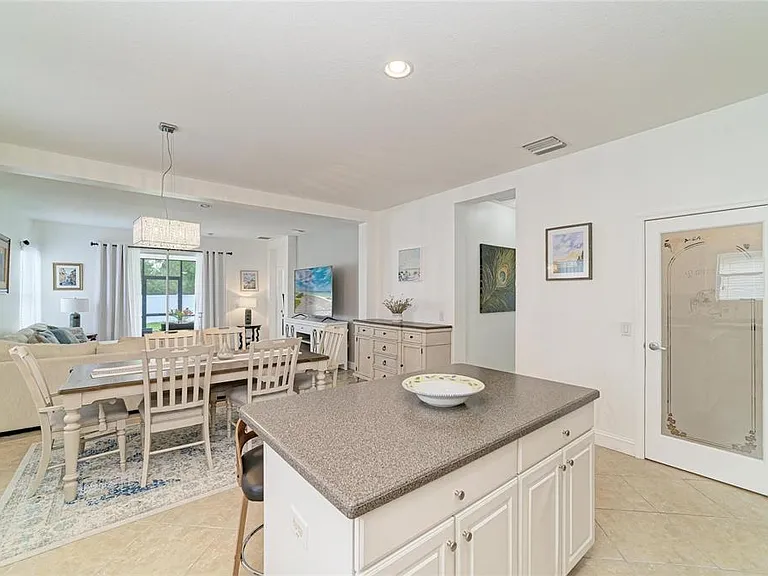 4650 Woodbrook Dr — Photo 15