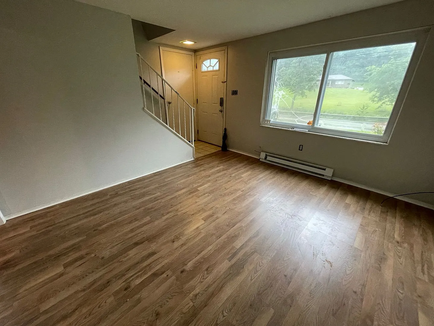 Sewickley - 2 Bedroom & 1 Bath - Pet Friendly! — Photo 3
