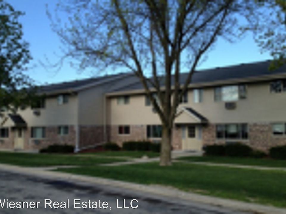 2nd image of 111 Hospital Dr APT 7