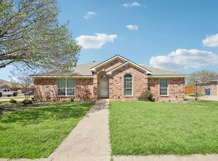 1325 Lake Shore Dr, Crowley, TX 76036