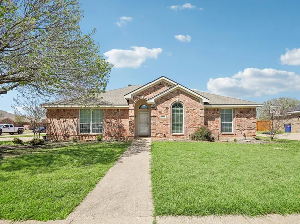1325 Lake Shore Dr, Crowley, TX 76036