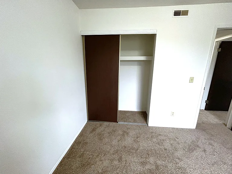 Charter Oaks Apartments — Photo 240