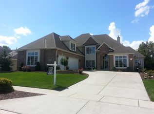 624 Mary Knoll Ln, Watertown, WI 53098