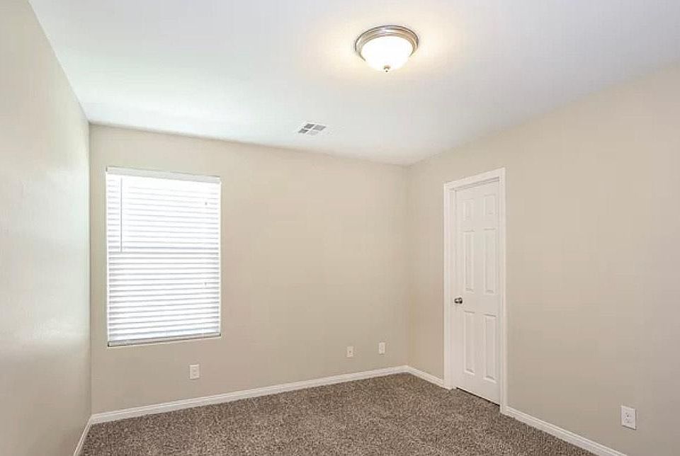 1st image of 327 W Casmailia Ave