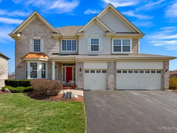 305 Colonial Dr, Vernon Hills, IL 60061