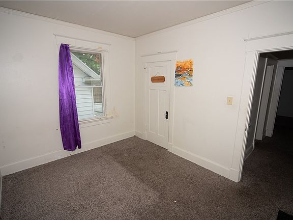 4th image of 20 Pointview Ave