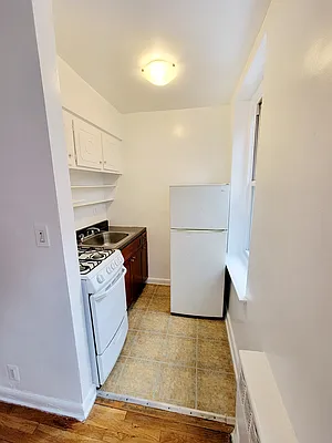 Rented by Metro Park Realty Inc | media 2