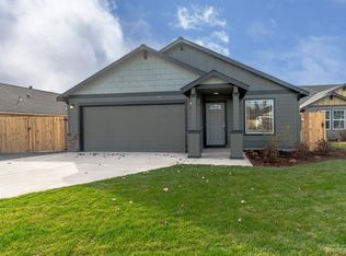 930 NW Oak Pl, Redmond, OR 97756