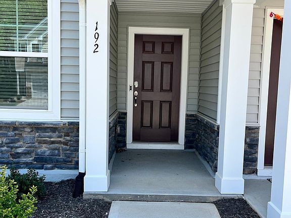 3rd image of 192 Aster Bloom Ln