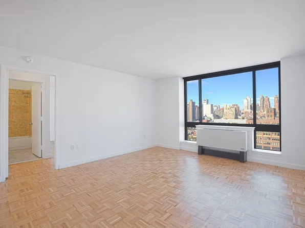 360 W 43rd St, New York, NY