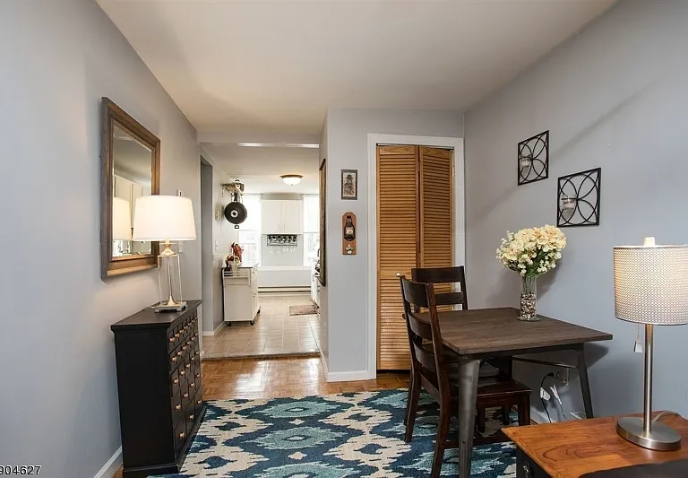 120 Monroe St #3R — Photo 6