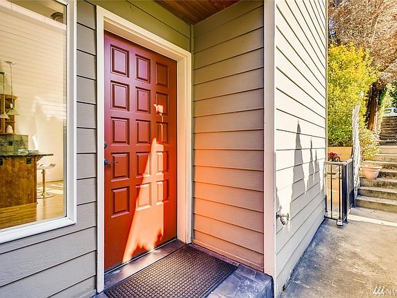 4th image of 3037 30th Ave W #A