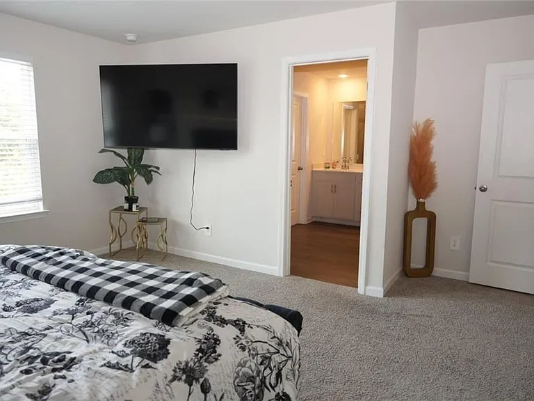 733 Gabby Point — Photo 12
