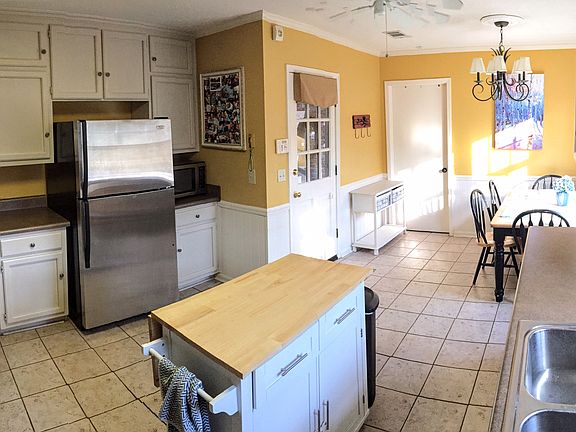 2nd image of 403 Riverdale Dr