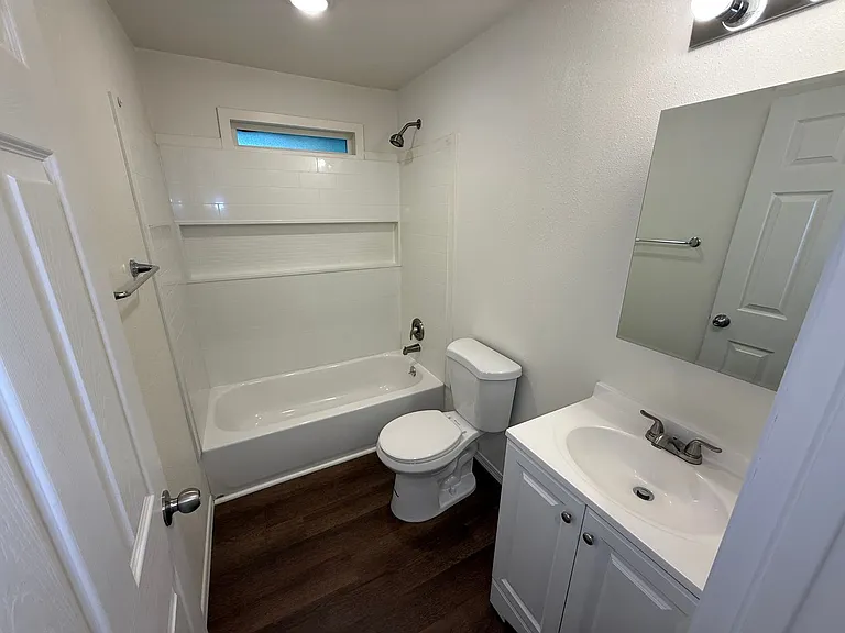 943 East Augusta Avenue — Photo 17