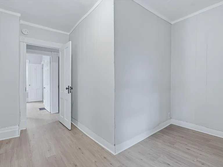 70 Van Deusen St — Photo 16