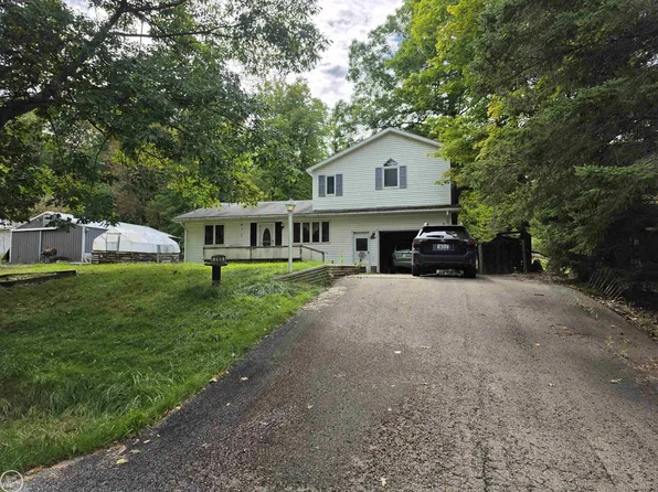 265 Old Trail Dr, Spruce, MI 48762