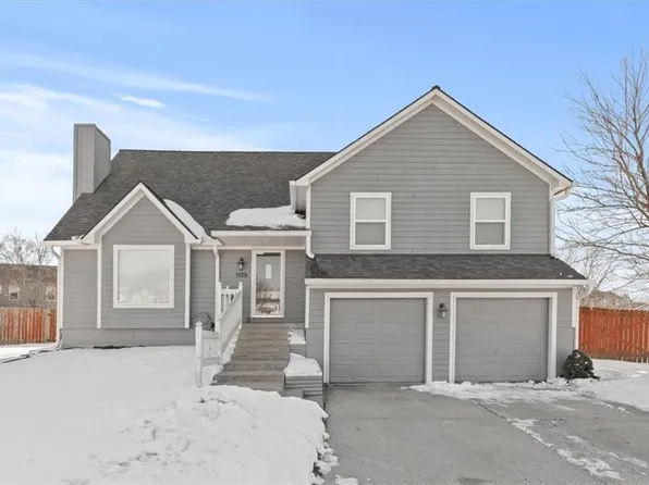 1129 E Butterfield Pl, Olathe, KS 66062