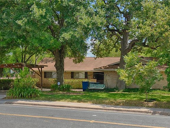 4th image of 2117 Gaston Place Dr