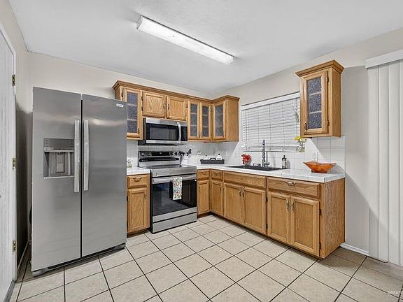4th image of 5904 N 42nd St