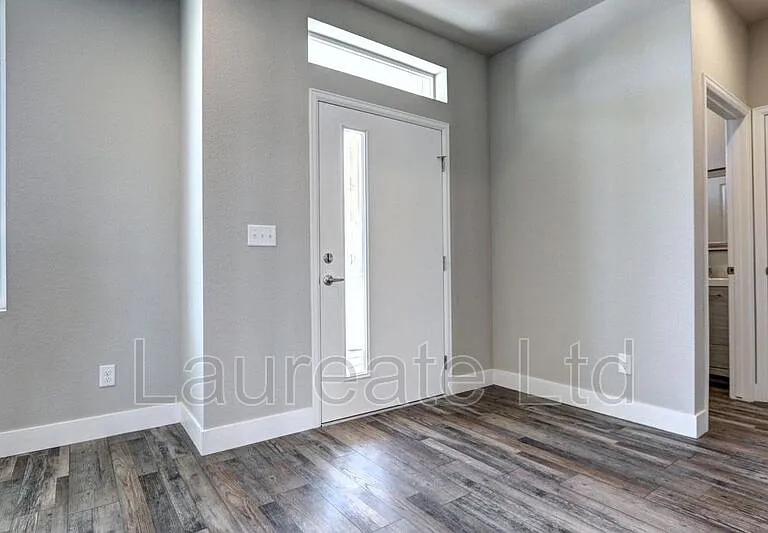 1433 S Kenton St — Photo 9