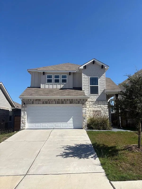 4 bed, 3.5 bath, 2273 sqft, $1,000 — Photo 1