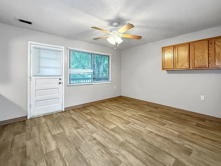 West Glen Apartments — Photo 63
