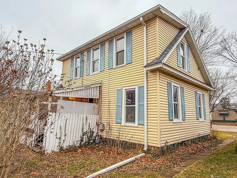 2228 Avenue E — Photo 11