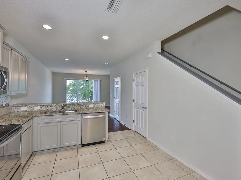 9160 Hillcroft Dr — Photo 5