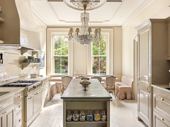 381 Union Street image 8 of 23