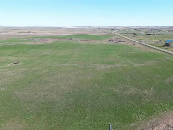 1001 Fox Lake Trl, Hanna, AB T0J 1P0